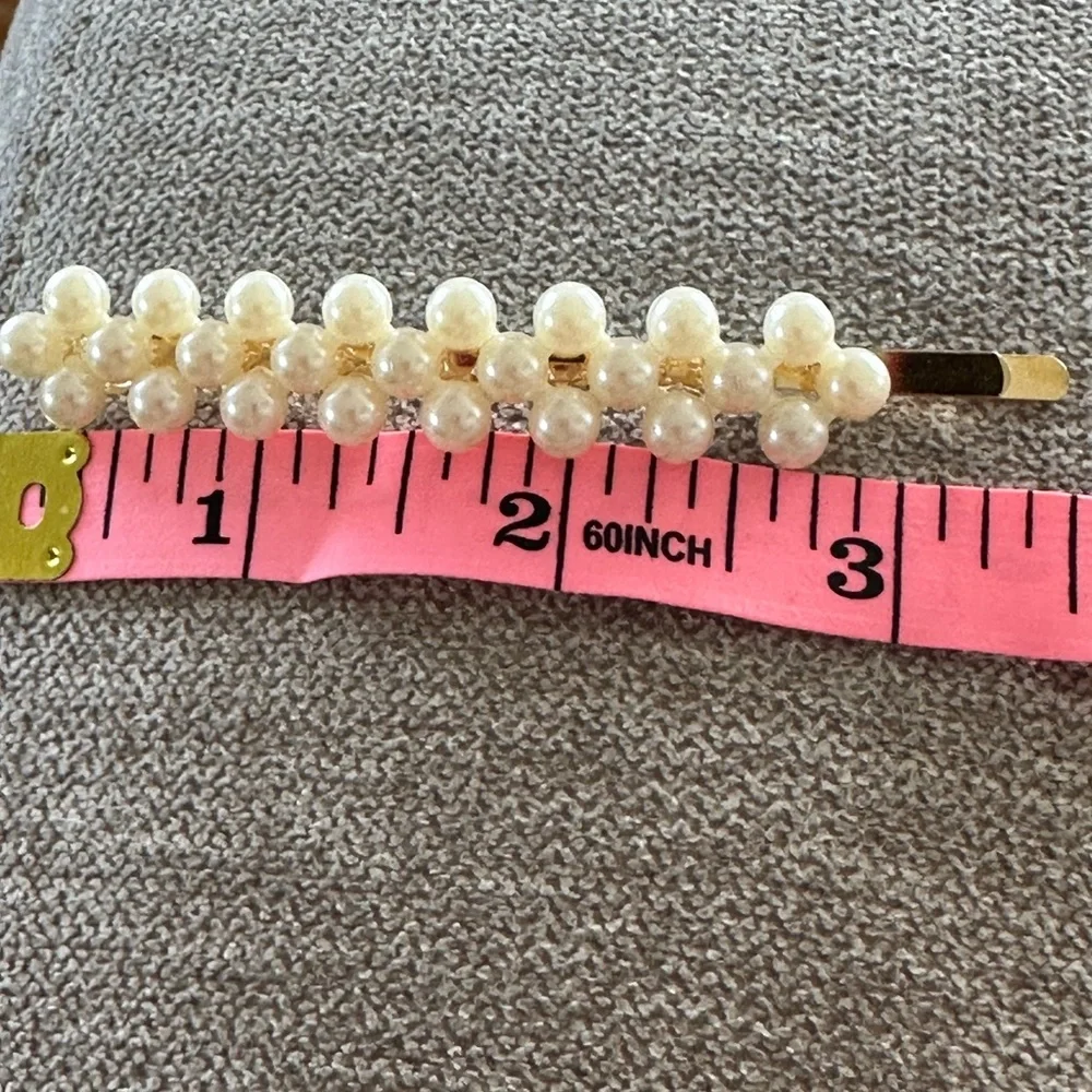 Elegant pearl  HAIR CLIP with Pink Pouch